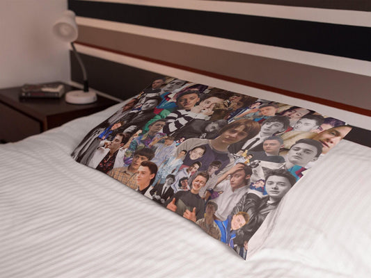 Noah Schnapp Pillowcase Noah Schnapp Bedroom Pillowcase